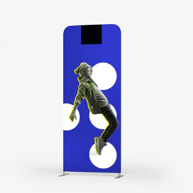 Notre plv L banner se décline sous plusieurs formes. Ici avec un socle en métal pour plus de stabilité